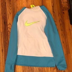 NEVER WORN NIKE HOODIE ~ make offers
